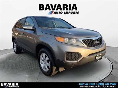 Used 2012 Kia Sorento LX w/ Third Row Pkg FWD image 7