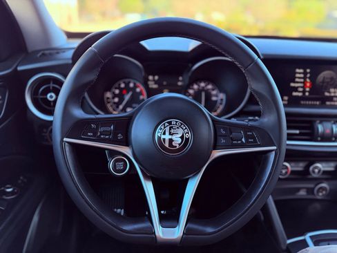 Used 2018 Alfa Romeo Stelvio AWD w/ Convenience Package image 17