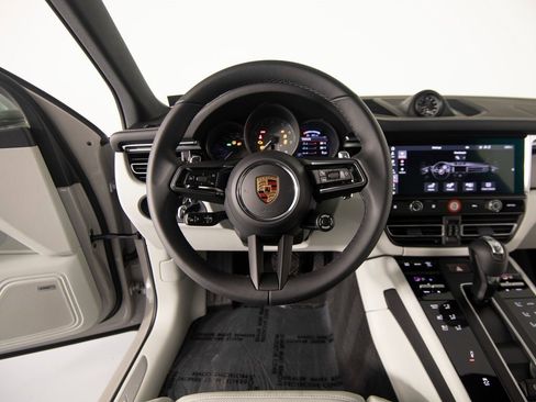 New 2026 Porsche Macan S image 18