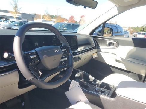 New 2026 Kia Sorento S w/ S Panoramic Sunroof Package image 13