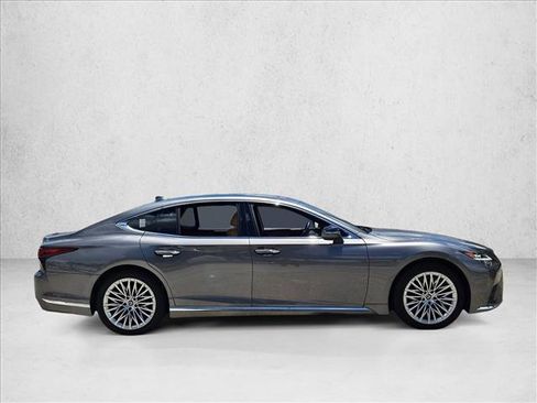 Used 2025 Lexus LS 500 RWD image 4