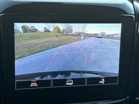 Used 2023 Chevrolet Traverse LT image 20