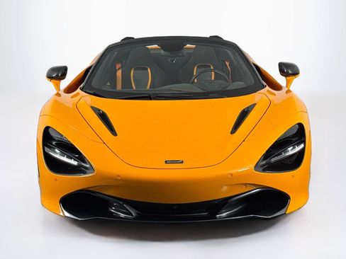 Used 2022 McLaren 720S Spider RWD image 2