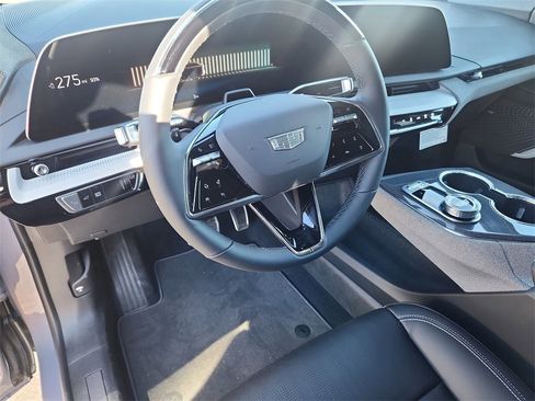New 2026 Cadillac Optiq Luxury 2 image 7