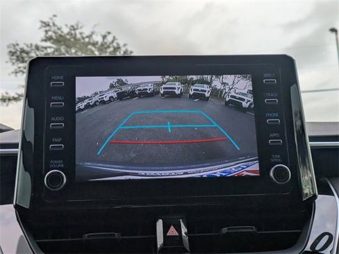 Used 2020 Toyota Corolla LE image 19