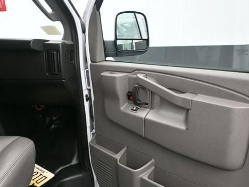 Used 2024 Chevrolet Express 3500 LS RWD image 17
