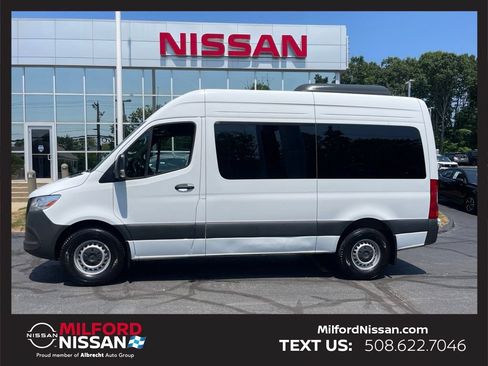 Used 2025 Mercedes-Benz Sprinter 2500 image 2