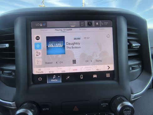 Used 2022 RAM 1500 Laramie AWD/4WD image 18