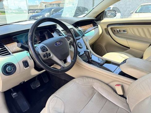 Used 2013 Ford Taurus Limited FWD image 31