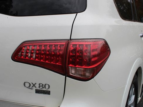 Used 2017 INFINITI QX80 4WD w/ Driver Assistance Package image 42