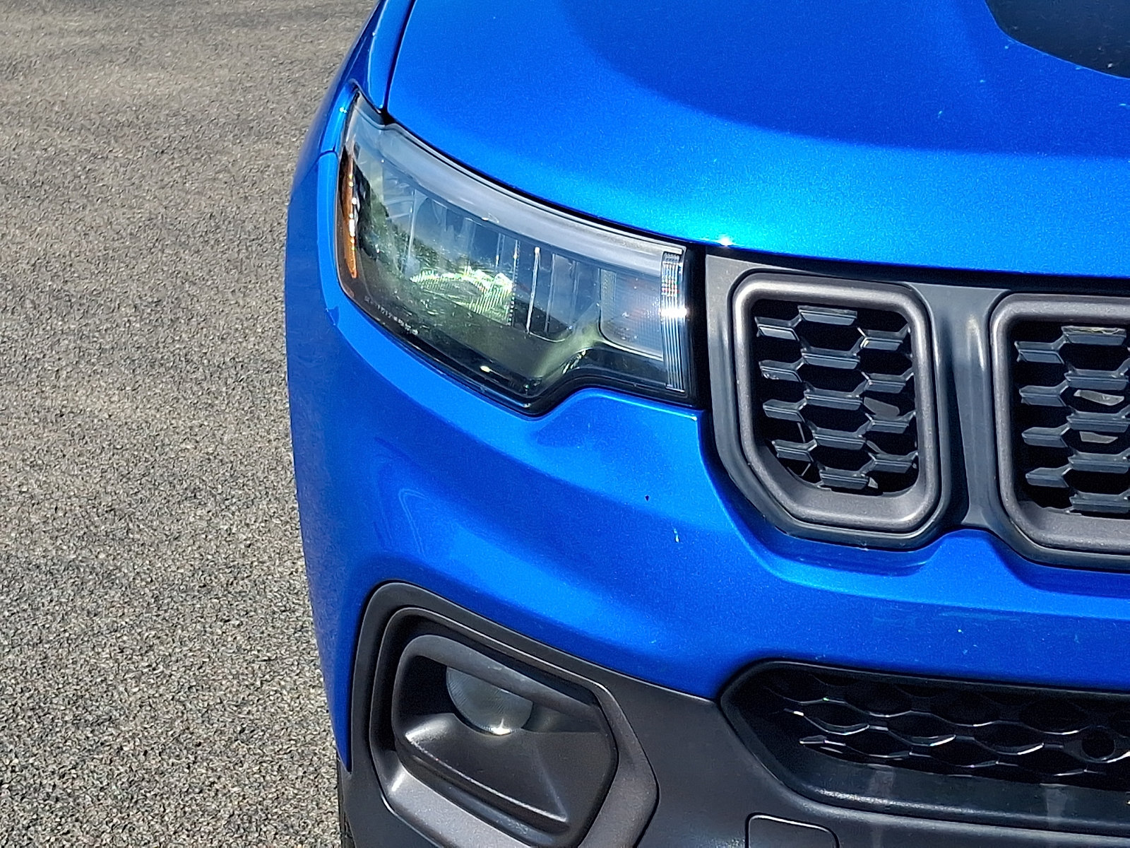 Certified 2024 Jeep Compass Trailhawk w/ Trailhawk Convenience Group AWD/4WD image 9
