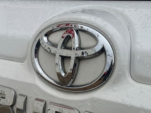 Used 2017 Toyota 4Runner SR5 Premium image 31