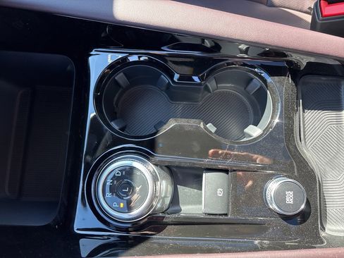 New 2026 Ford Explorer Platinum image 25