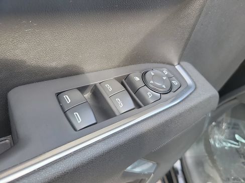 Used 2025 GMC Sierra 1500 SLT AWD/4WD image 22