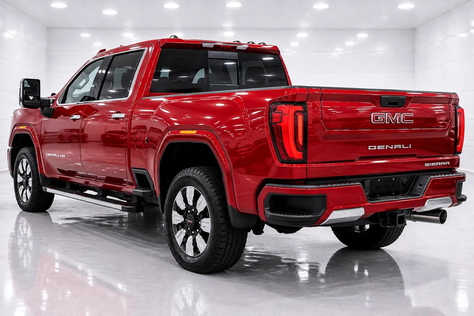 Used 2024 GMC Sierra 2500 Denali w/ Denali Reserve Package AWD/4WD image 3