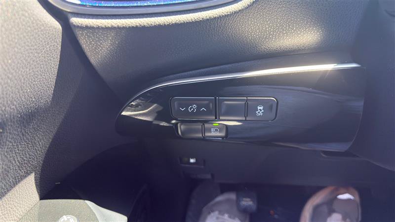 Used 2017 Toyota Prius Three Touring w/ Protection Package FWD image 29