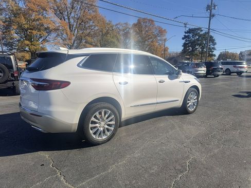 Used 2020 Buick Enclave Essence w/ Sound and Sites Package image 5