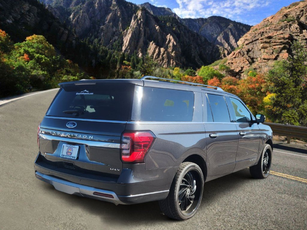 Used 2022 Ford Expedition Max Platinum AWD/4WD image 3
