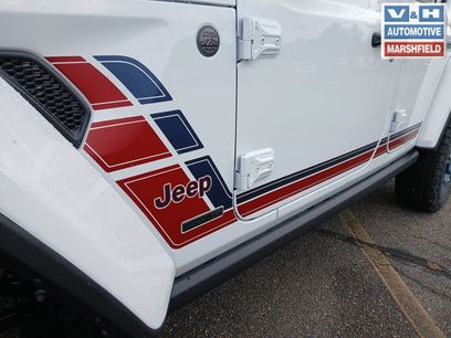 New 2026 Jeep Wrangler Unlimited Sport w/ Dual Top Group