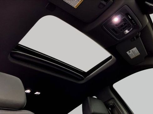 Used 2025 Chevrolet Silverado 1500 LT Trail Boss w/ LT Trail Boss Premium Package AWD/4WD image 28