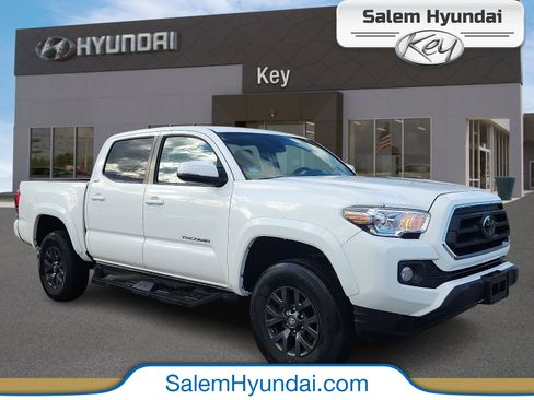 Used 2023 Toyota Tacoma SR5 w/ Technology Package image 1