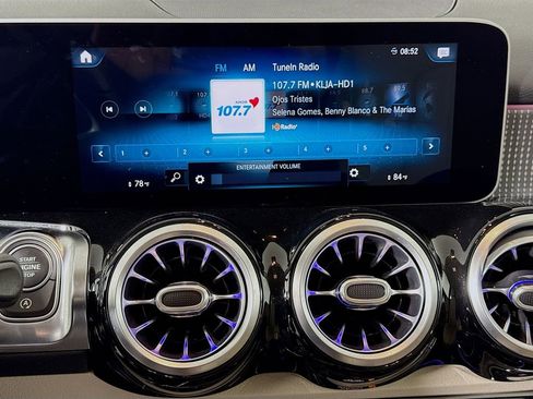 Used 2020 Mercedes-Benz GLB 250 image 14