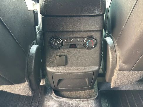Used 2014 Ford Explorer XLT w/ Equipment Group 202A AWD/4WD image 30