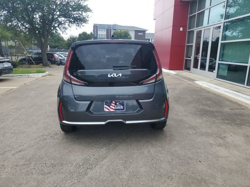 Used 2024 Kia Soul LX w/ Option Group 015 FWD image 5