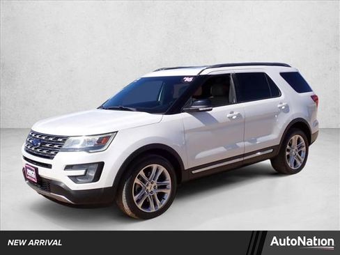 Used 2016 Ford Explorer XLT w/ Equipment Group 202A AWD/4WD image 1