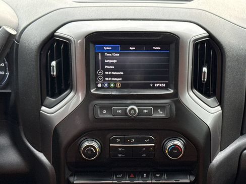 Used 2020 Chevrolet Silverado 1500 Custom w/ Custom Value Package RWD image 11