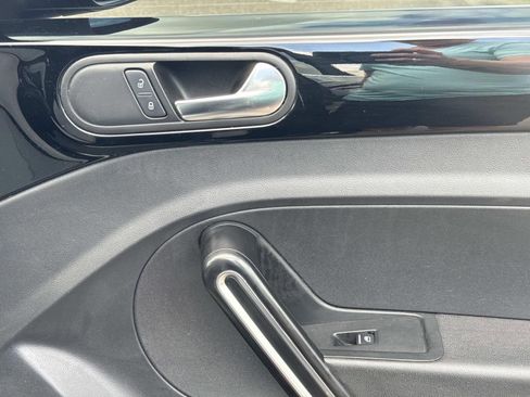 Used 2019 Volkswagen Beetle 2.0T SE image 15