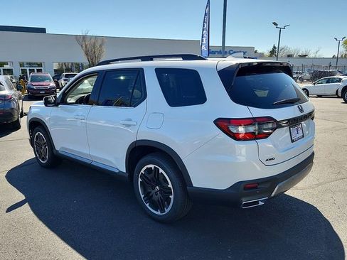 New 2026 Honda Pilot Touring image 4