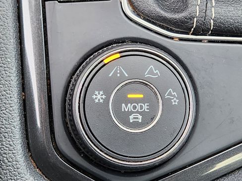 Used 2023 Volkswagen Tiguan S image 29