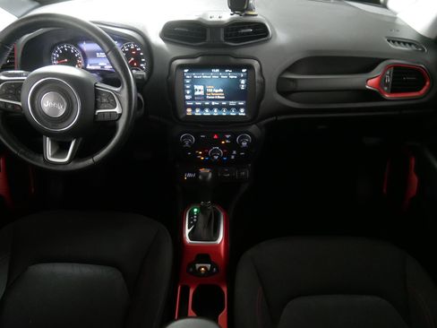 Used 2021 Jeep Renegade Trailhawk w/ Trailer Tow Group image 10