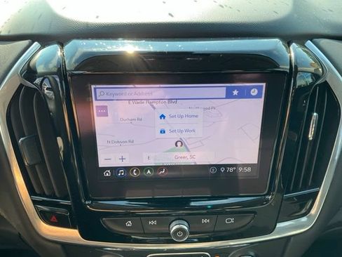 Used 2020 Chevrolet Traverse LT w/ LT Premium Package FWD image 16
