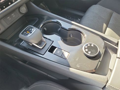 New 2026 Nissan Rogue SV image 10