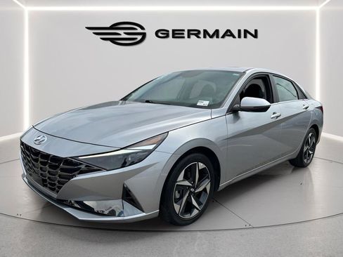Used 2023 Hyundai Elantra Limited w/ Cargo Package FWD image 3