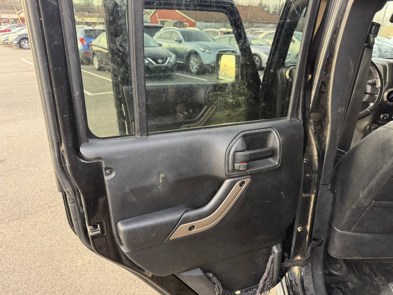 Used 2016 Jeep Wrangler Unlimited Sahara AWD/4WD image 16