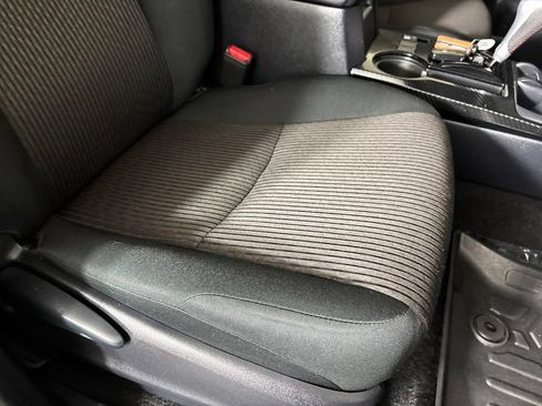 Used 2021 Toyota 4Runner TRD Off-Road AWD/4WD image 31