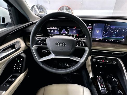 Used 2025 Audi Q5 Premium AWD/4WD image 9