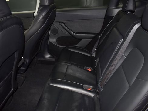 Used 2025 Tesla Model Y Long Range image 16