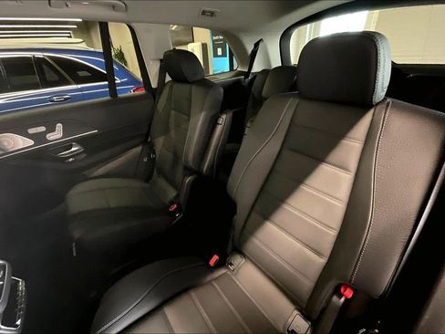 New 2026 Mercedes-Benz GLS 450 4MATIC image 10