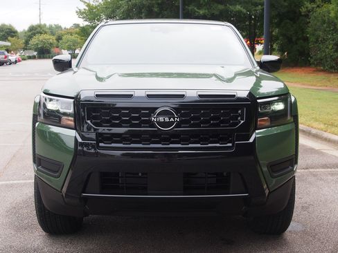 Used 2026 Nissan Frontier SV image 2