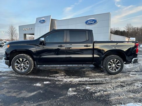 Used 2022 Chevrolet Silverado 1500 LT image 2