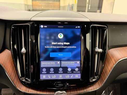 Used 2023 Volvo XC60 B5 Plus w/ Protection Package Premier AWD/4WD image 16