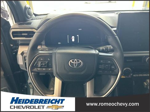Used 2025 Toyota 4Runner TRD Off-Road Premium AWD/4WD image 18