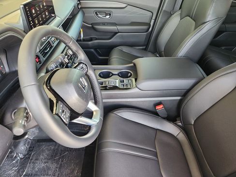 New 2026 Honda Pilot Touring image 9