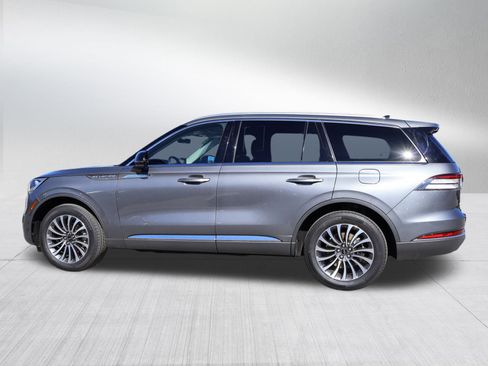 Used 2022 Lincoln Aviator AWD w/ Premium Package image 4