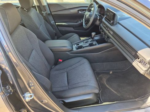 Used 2025 Honda Accord LX image 30