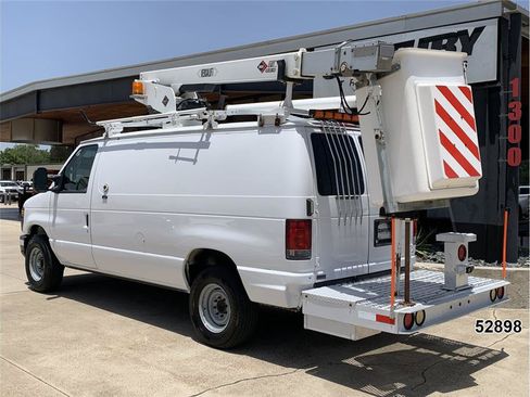 Used 2014 Ford E-350 and Econoline 350 Super Duty RWD image 8